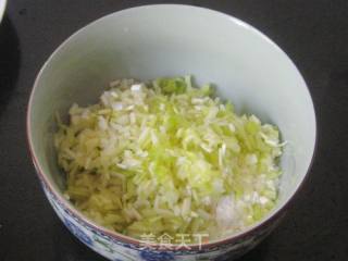 韭黄鸡蛋面饼的做法步骤：2