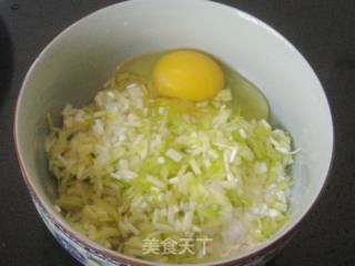韭黄鸡蛋面饼的做法步骤：3