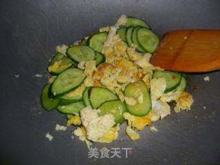 黄瓜炒鸡蛋的做法步骤：5
