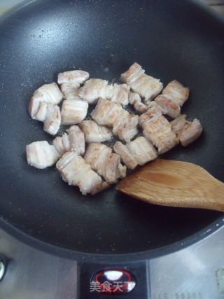 冬季最补充能量的家常味－红烧肉炖蘑菇的做法步骤：3