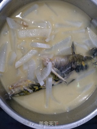 昂刺鱼萝卜汤的做法