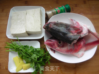 鱼头豆腐汤的做法步骤：1