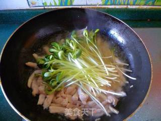 豆苗炒鸡肉的做法步骤：3
