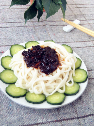 黑木耳炸酱面的做法