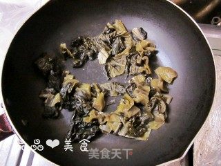 益气补虚的快手菜——酸菜炒牛肉的做法步骤：8