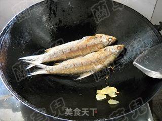 剁椒香酥刁子鱼的做法步骤：5
