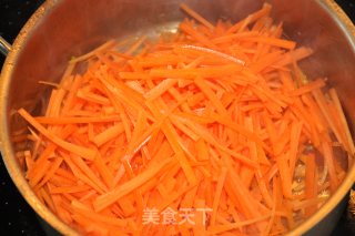 胡萝卜炒鸡蛋的做法步骤：3