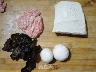鱼香豆腐的做法步骤：1
