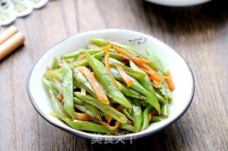 胡萝卜炒刀豆的做法