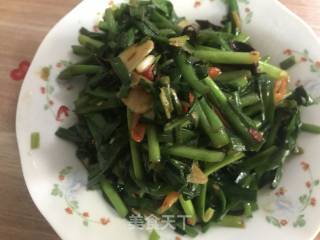 韭菜炒辣椒的做法