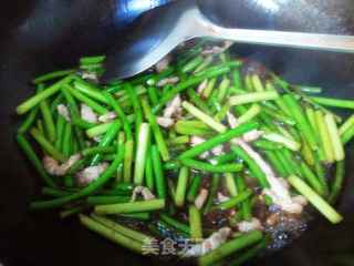蒜薹炒肉丝的做法步骤：6