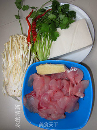 豆腐金针菇焖鱼片的做法步骤：1