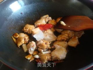 板栗烧鸡翅的做法步骤：5
