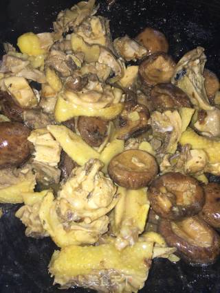 冬菇焖鸡的做法