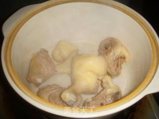 莲藕山药煲鸭汤的做法步骤：11