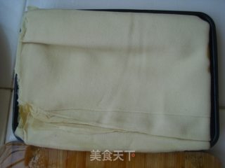 牛肉芦笋千张卷的做法步骤：1