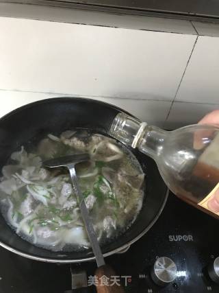猪肉蘑菇汤的做法