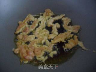 炸里脊肉的做法步骤：3