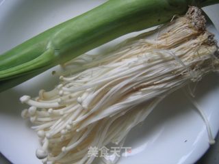 金针扒芥蓝的做法步骤：1