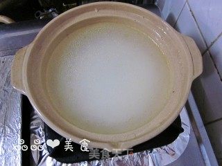 温暖健康的平民粥——香菇鸡肉粥的做法步骤：2