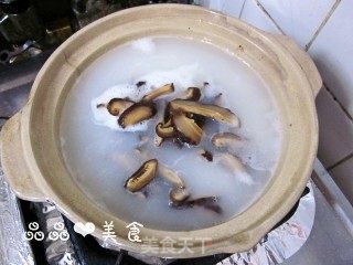 温暖健康的平民粥——香菇鸡肉粥的做法步骤：7