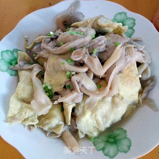 蛋饺炖蘑菇的做法