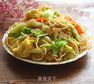 蚝油芹菜炒面的做法