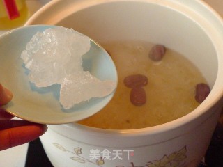 滋补美容佳品----莲子百合银耳羹的做法步骤：5