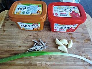 韩式海味大酱汤的做法步骤：4