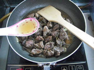 补中益气、强健筋骨—咖喱牛肉煲的做法步骤：7