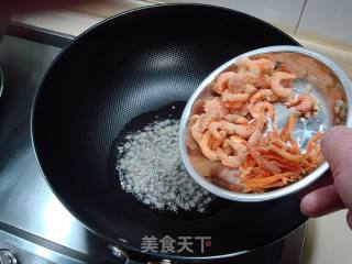 芹菜系列（三）“虾兵蟹将炒芹皇”的做法步骤：4