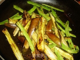 茄子炒豆角的做法步骤：6