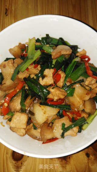 大蒜炒肉的做法