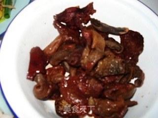 砂锅红烧肉的做法步骤：2