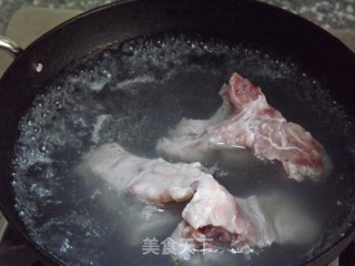 【冬季养生汤】杞菊排骨汤的做法步骤：3