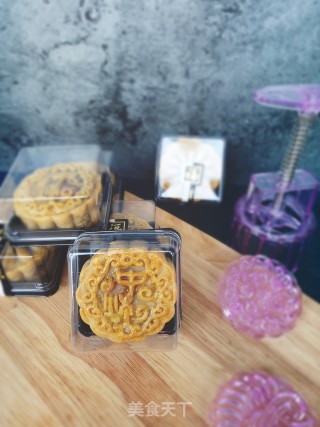 广式月饼（75克）的做法