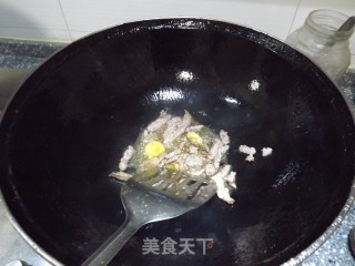 芹菜香干的做法步骤：2