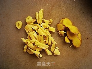红烧荷包鲫鱼的做法步骤：3