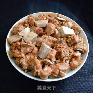 香芋蒸排骨的做法