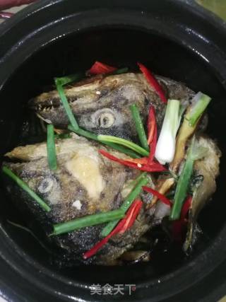 砂锅三文鱼头的做法