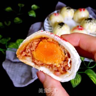 咸蛋黄鲜肉月饼的做法