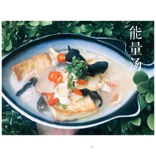 鸡肉油豆皮酸萝卜能量汤的做法
