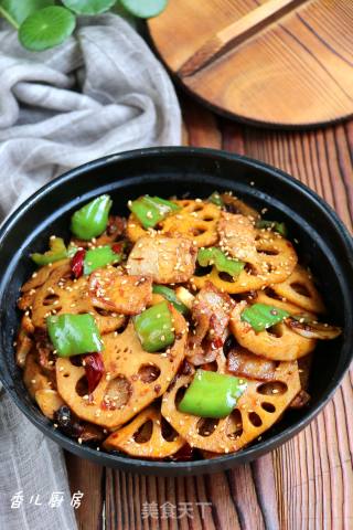 莲藕五花肉香锅的做法