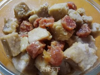 腊肠焖香芋的做法