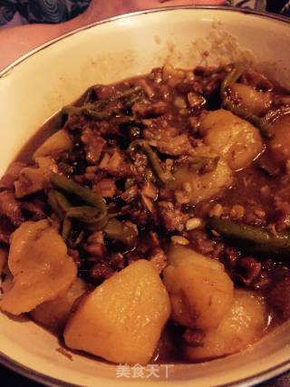 红烧肉炖土豆的做法