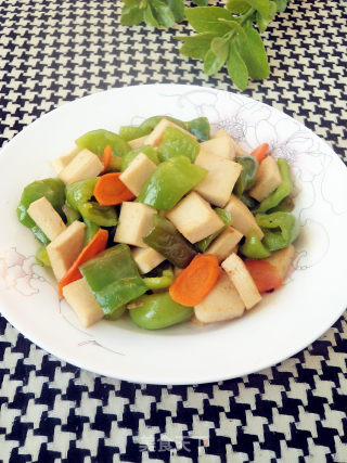 千页豆腐炒青椒的做法
