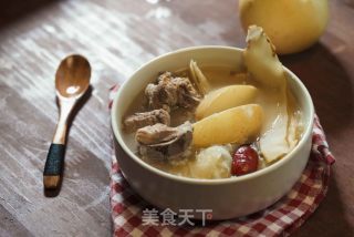 【小森妈妈菜谱】秋季靓汤-沙参玉竹雪梨银耳煲排骨的做法