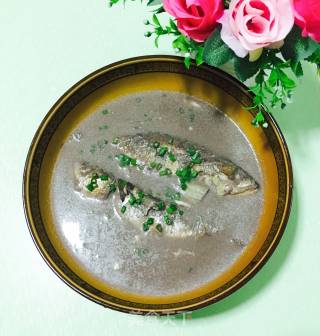 黑豆浆黄尾鱼汤的做法