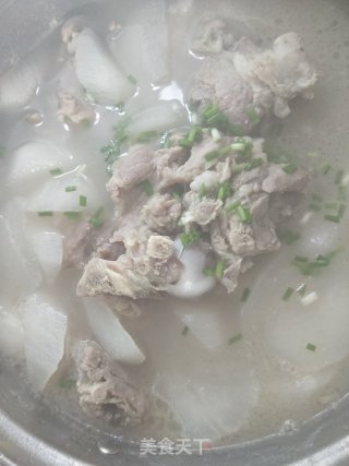 大骨萝卜汤的做法