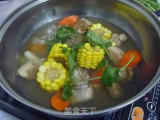 【冬季养生菜】补钙润燥好汤---花菇玉米排骨汤的做法步骤：11